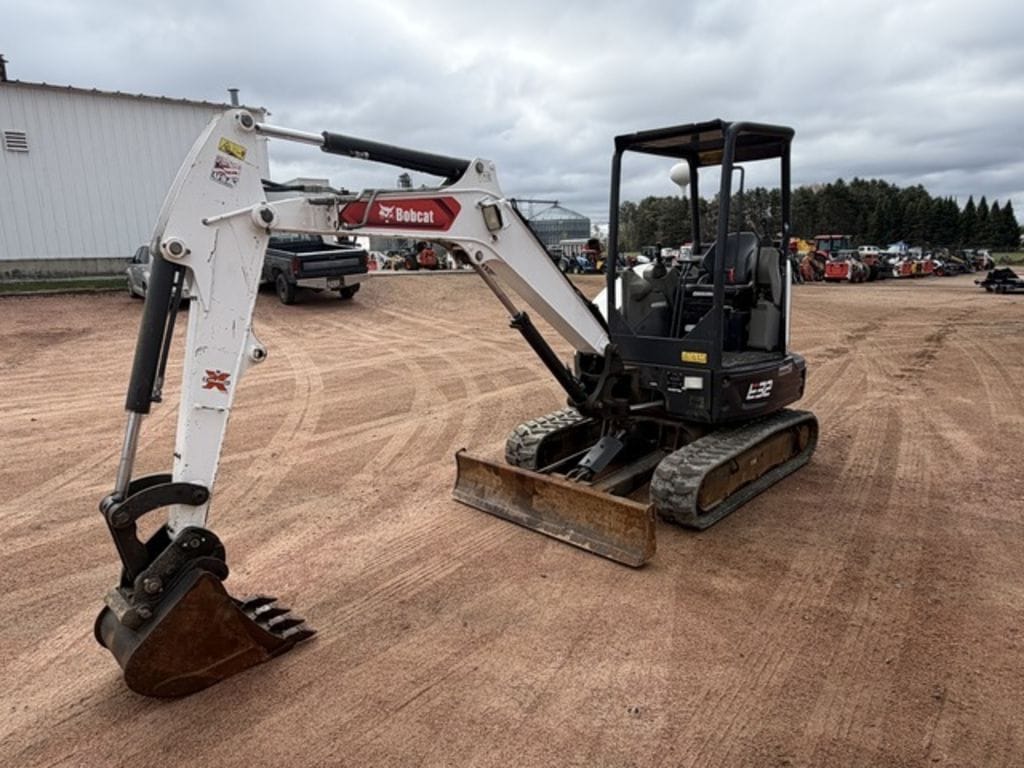 2019 Bobcat E32i Equipment Image0