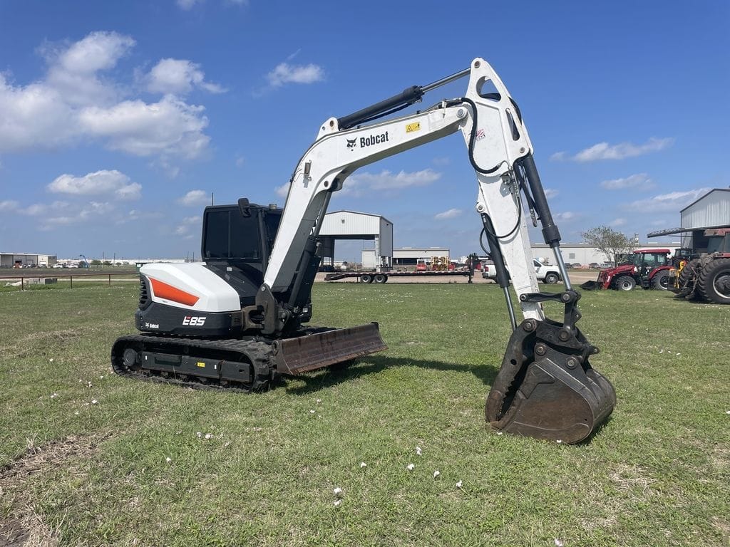 Main image Bobcat E85