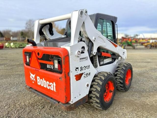 Image of Bobcat S570 equipment image 4