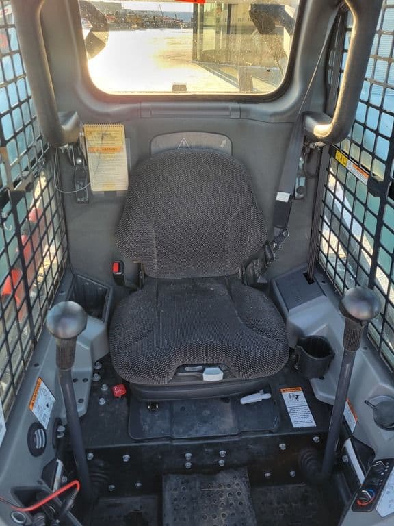 Image of Bobcat S570 equipment image 4