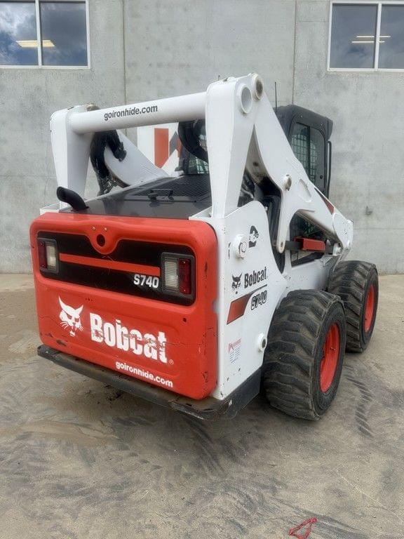 Image of Bobcat S740 equipment image 2