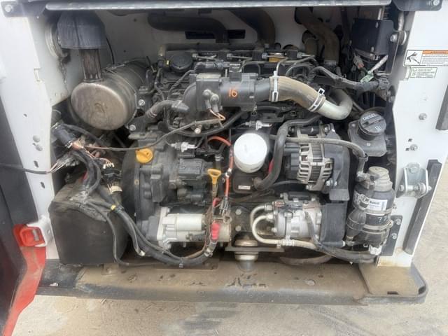 Image of Bobcat S740 equipment image 3