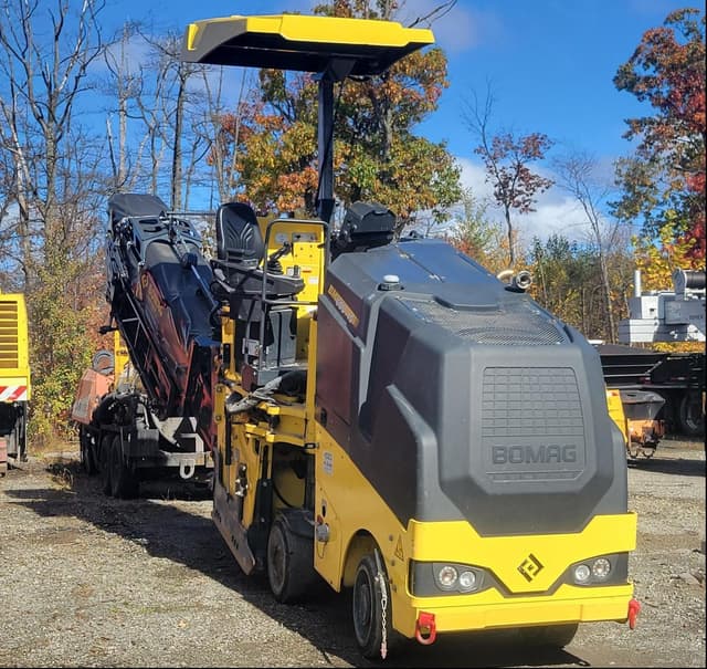 Image of Bomag BM600/15 equipment image 2