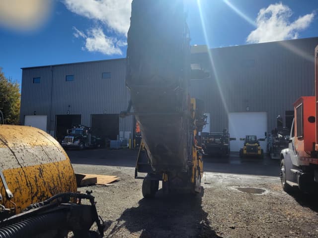 Image of Bomag BM600/15 equipment image 4