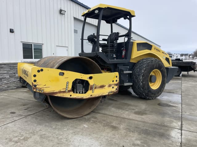 Image of Bomag BW211D-5 equipment image 1