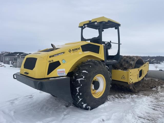Image of Bomag BW211PDH-5 equipment image 1