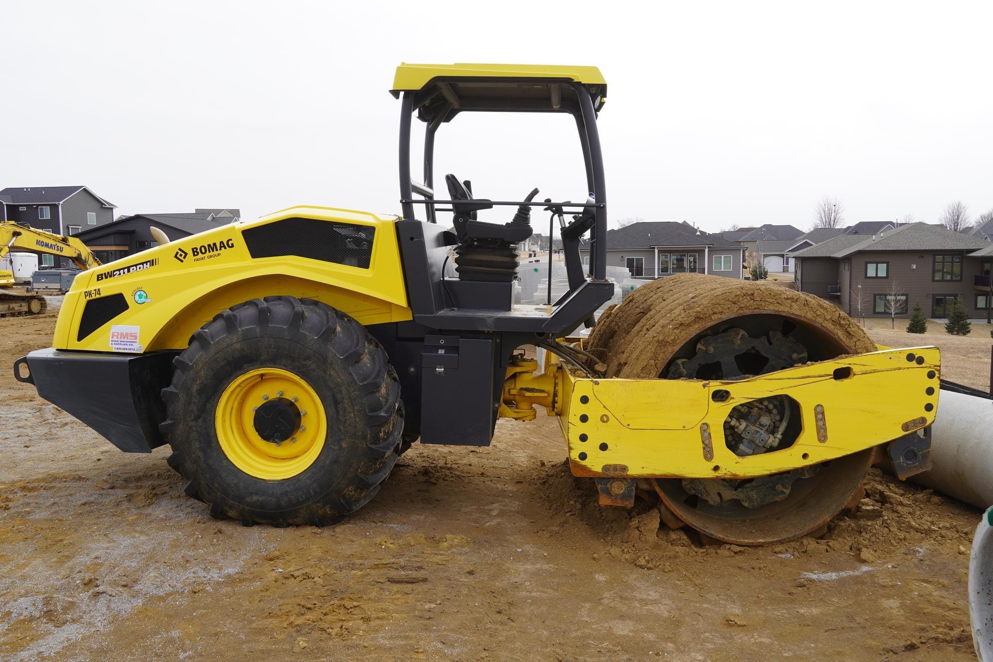 2019 Bomag BW211PDH-5 Equipment Image0