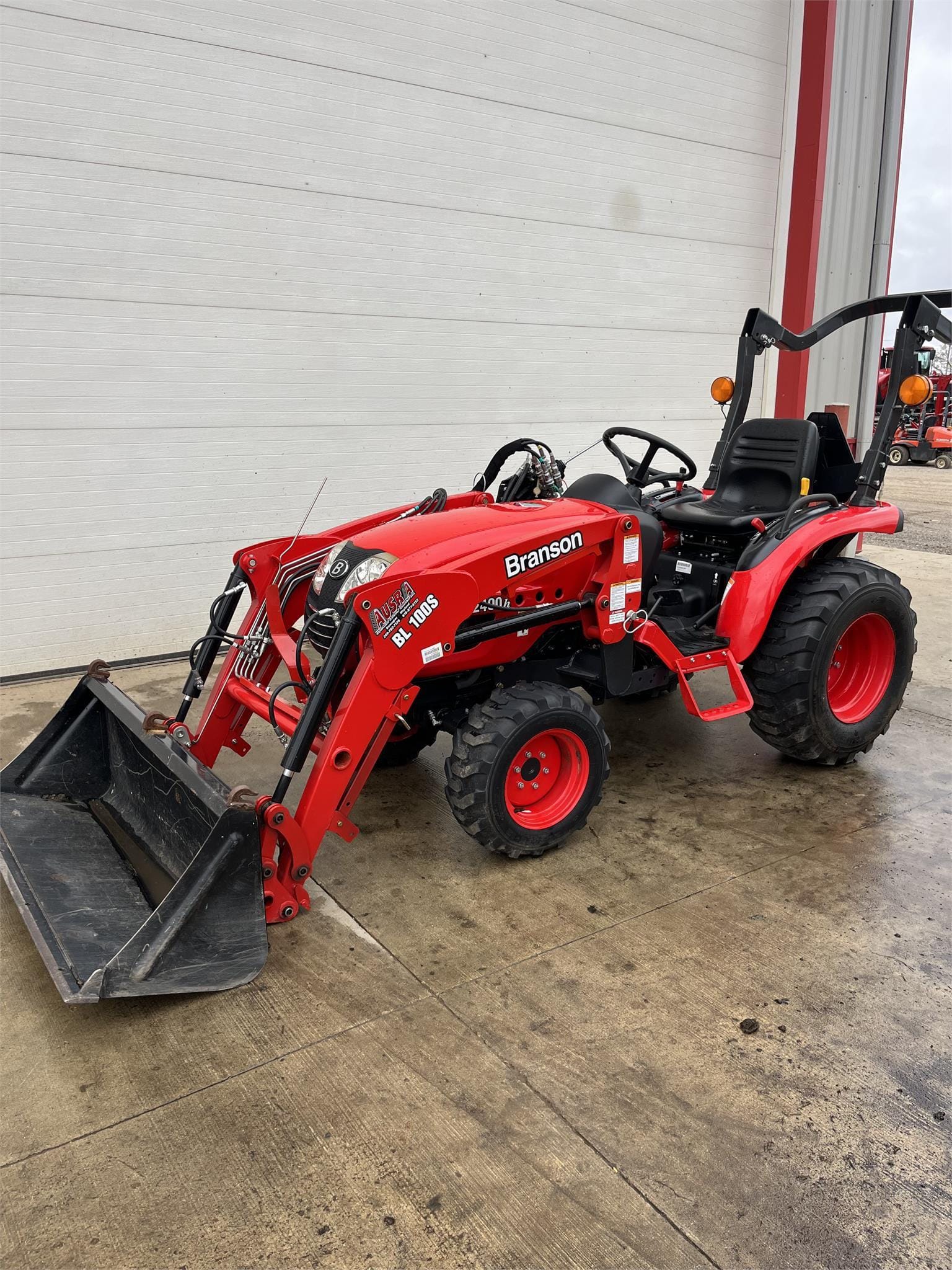 2019 Branson 2400H Equipment Image0