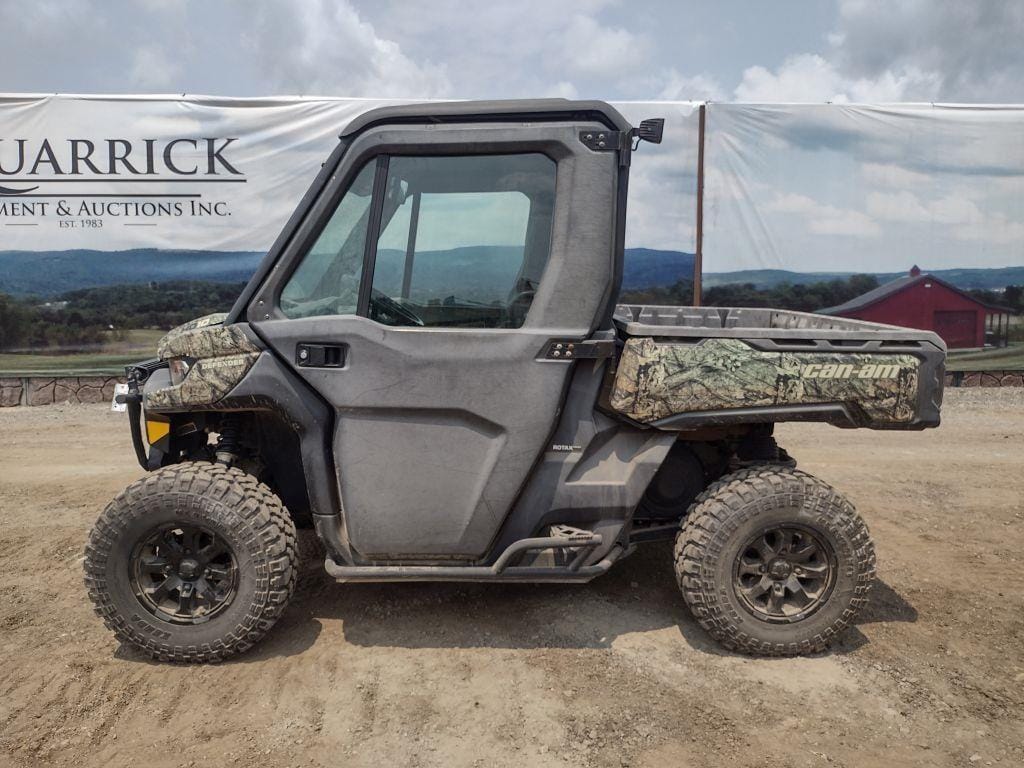 2019 Can-Am Defender HD10 Equipment Image0