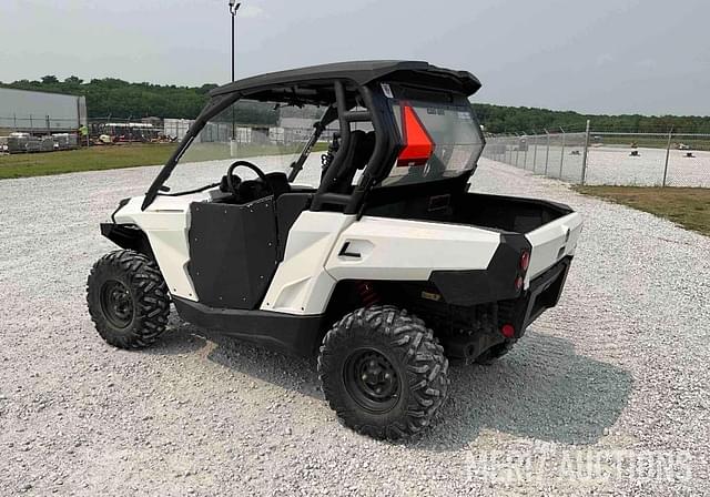Image of Can-Am Commander 800R equipment image 2