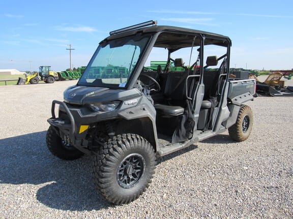 Main image Can-Am Defender HD10