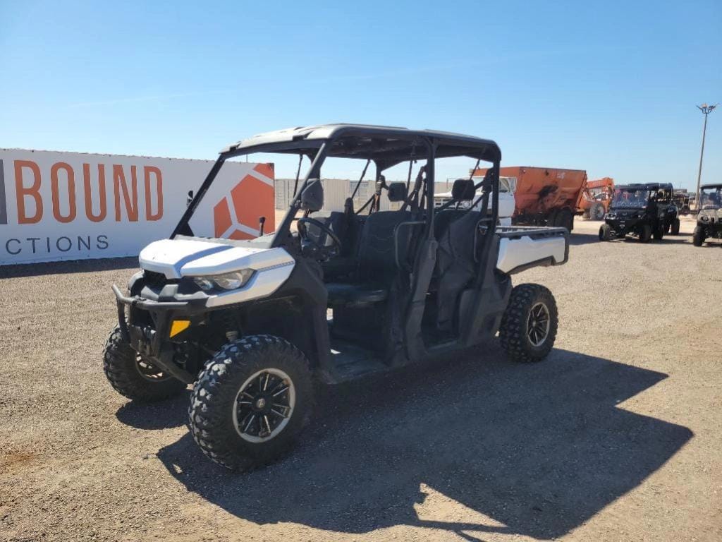 2019 Can-Am Defender HD10 Equipment Image0
