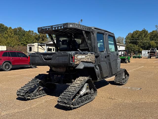 Image of Can-Am Defender XT HD10 equipment image 4