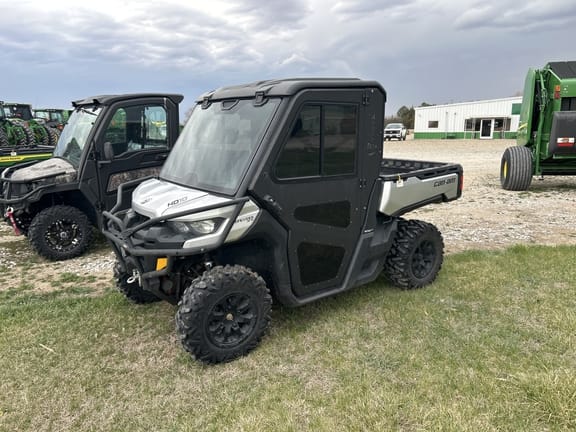 2019 Can-Am Defender HD10 Equipment Image0