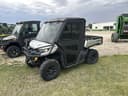 2019 Can-Am Defender HD10 Image