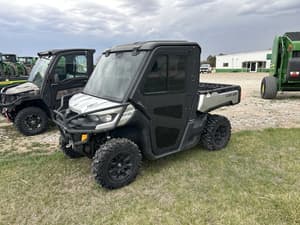 2019 Can-Am Defender HD10 Image
