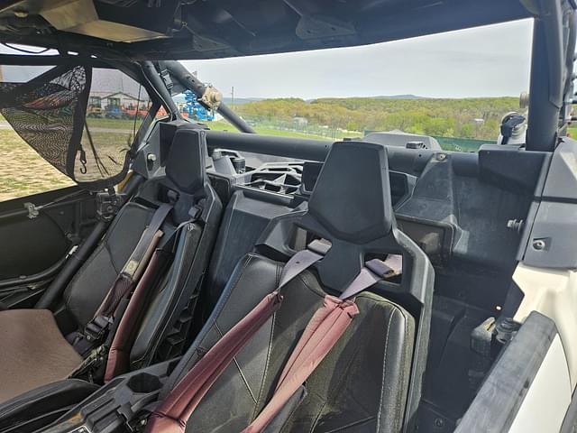 Image of Can-Am Maverick X3 equipment image 4