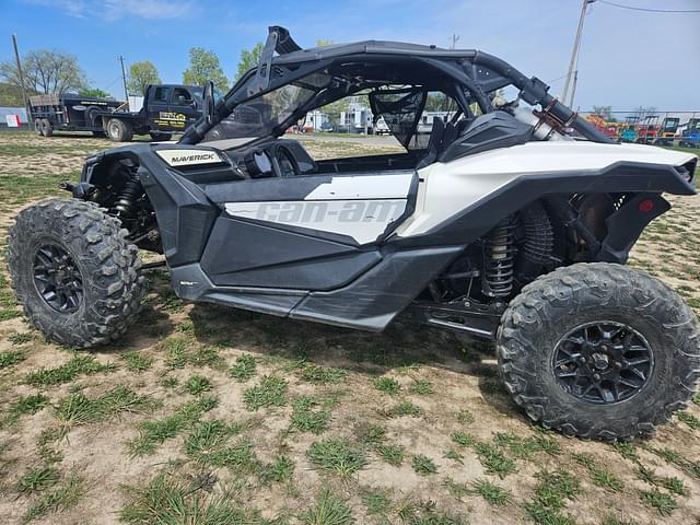 Image of Can-Am Maverick X3 equipment image 1