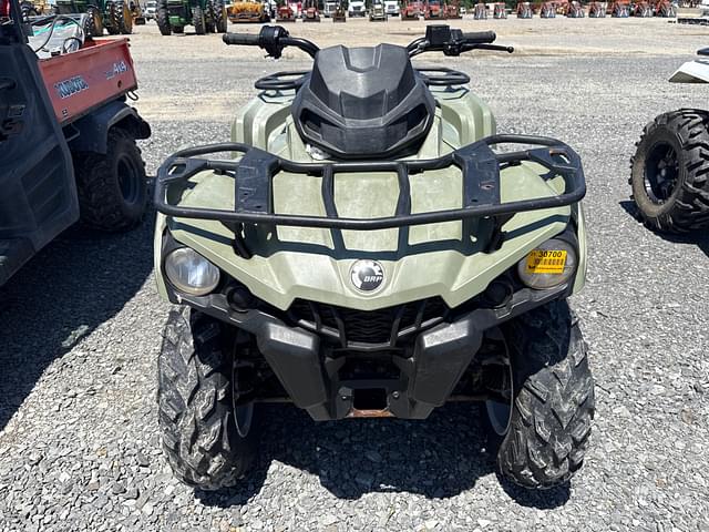 Image of Can-Am Outlander equipment image 2