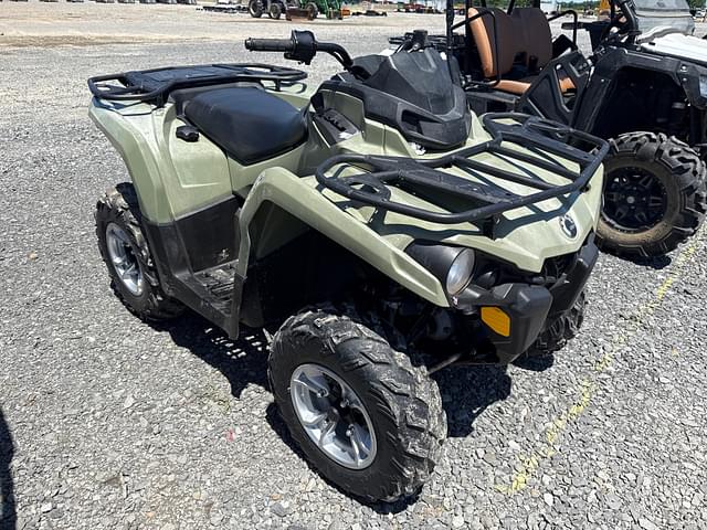 Image of Can-Am Outlander equipment image 1