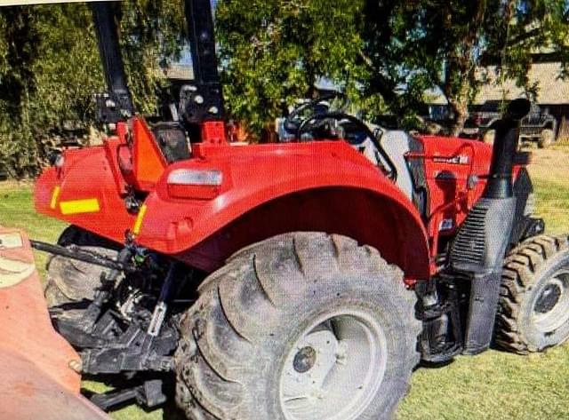 Image of Case IH Farmall 120C equipment image 3