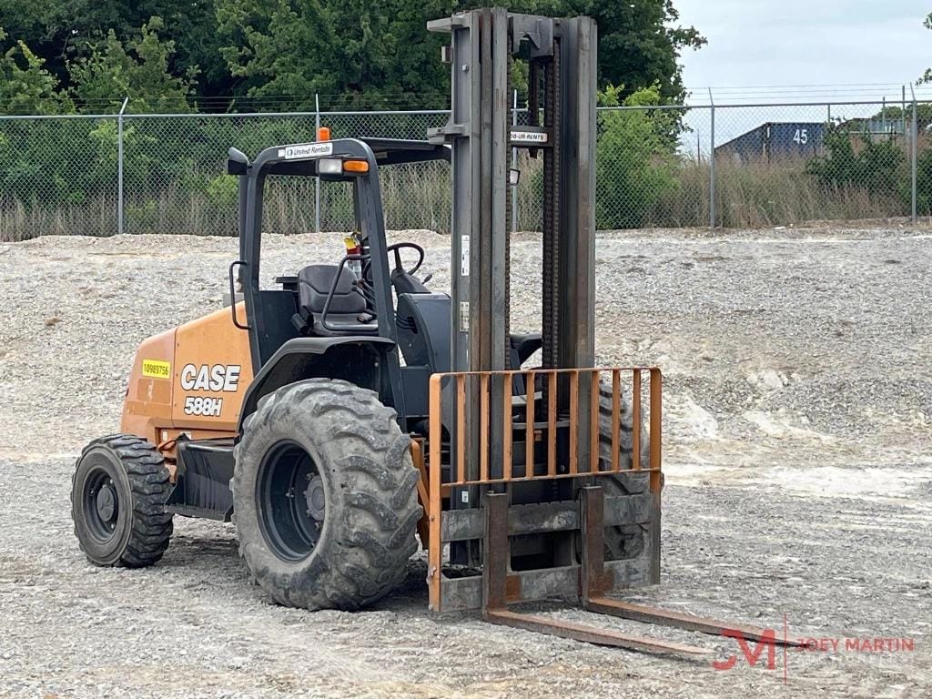 2019 Case 588H Equipment Image0