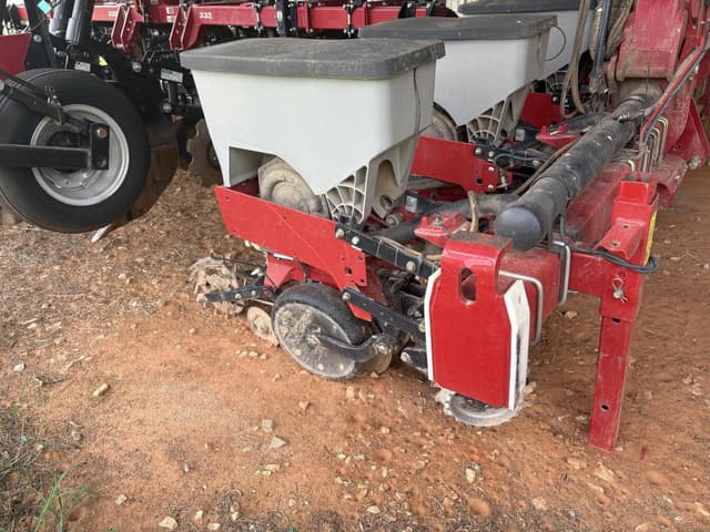 Image of Case IH 1235 equipment image 1