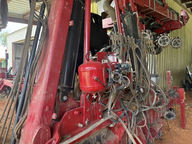 Image of Case IH 1235 equipment image 3