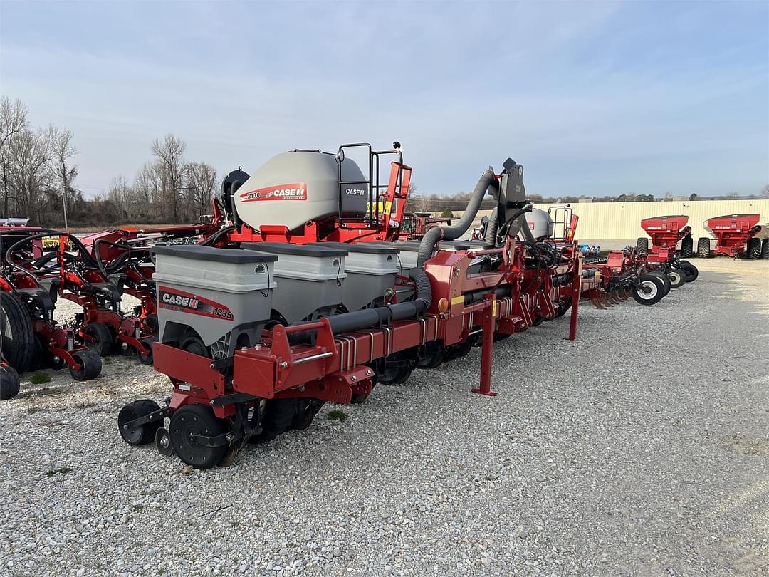 Image of Case IH 1235 Primary image