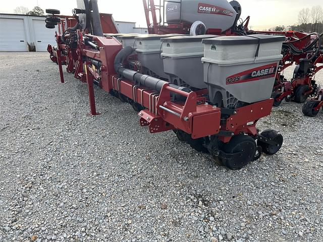 Image of Case IH 1235 equipment image 3