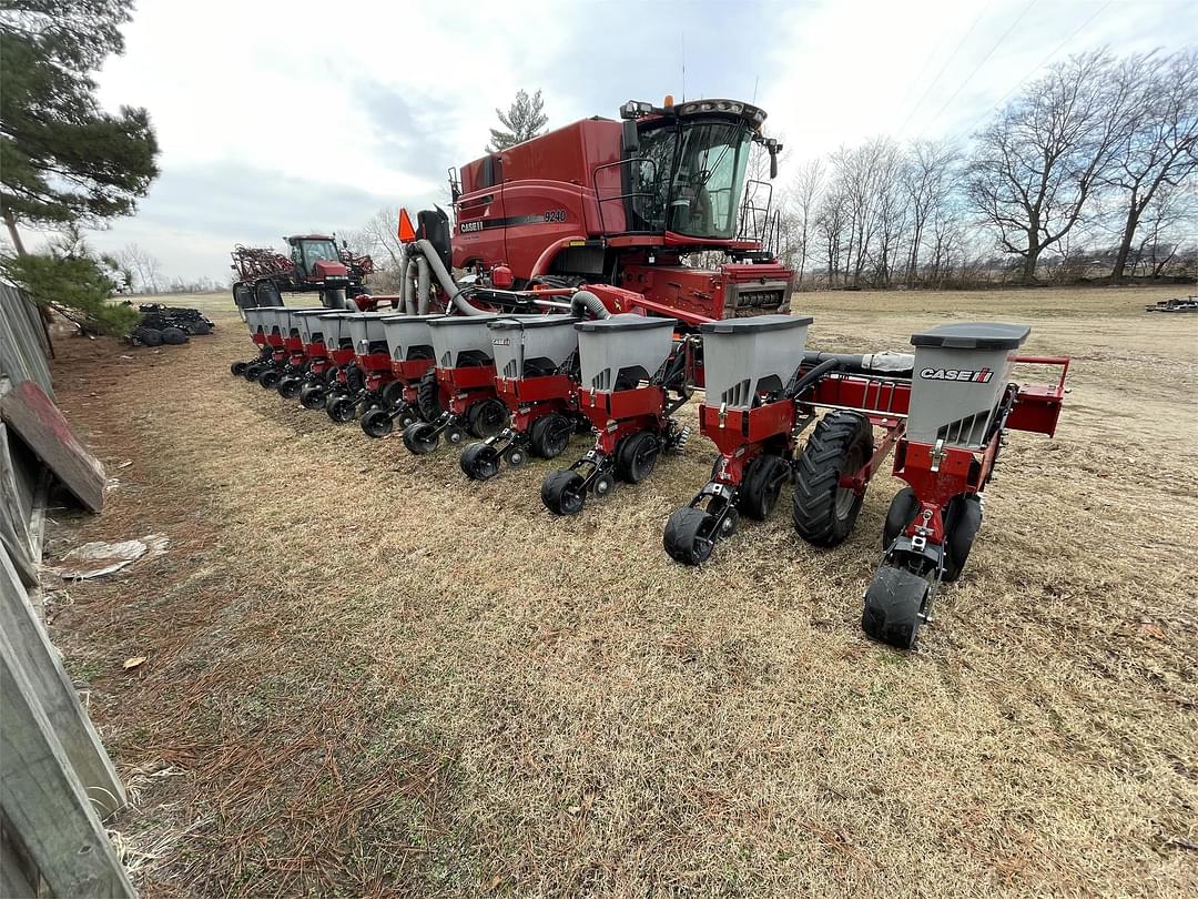 Image of Case IH 1235 Primary image