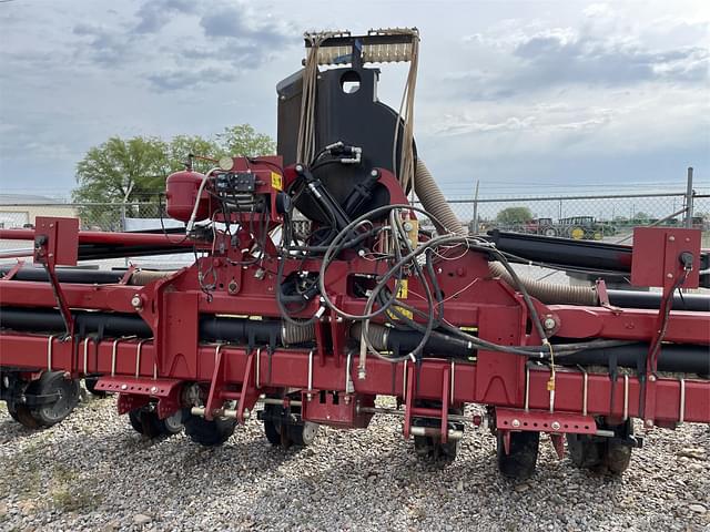 Image of Case IH 1235 equipment image 3