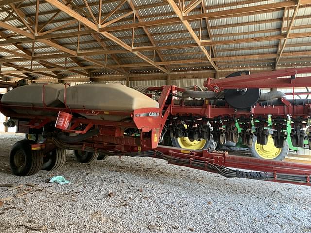 Image of Case IH 1245 equipment image 2