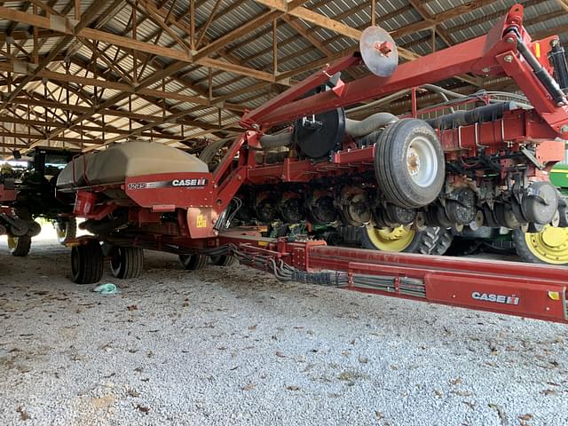 Image of Case IH 1245 equipment image 1