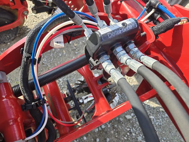 Image of Case IH 2130 equipment image 3