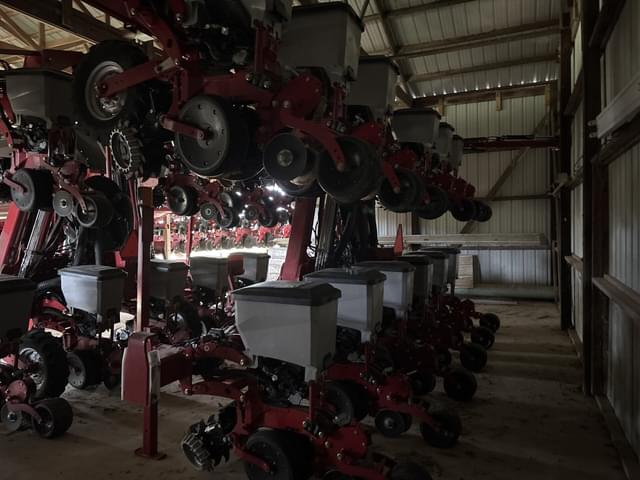 Image of Case IH 2130 equipment image 4