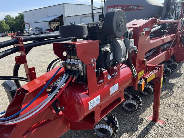 Image of Case IH 2130 equipment image 2