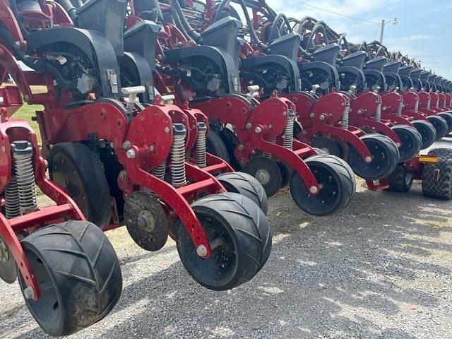 Image of Case IH 2140 equipment image 4