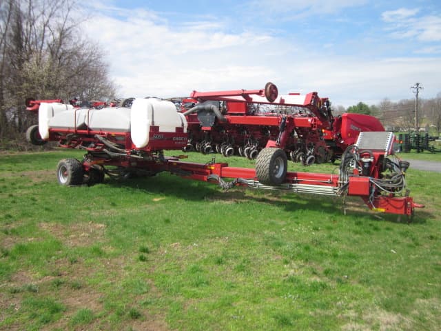Image of Case IH 2140 equipment image 2
