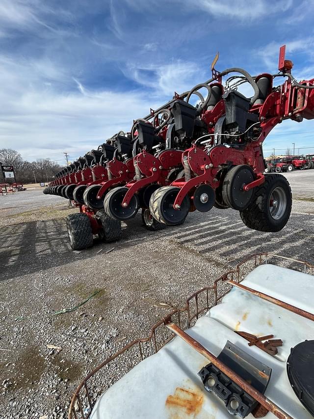 Image of Case IH 2140 equipment image 3