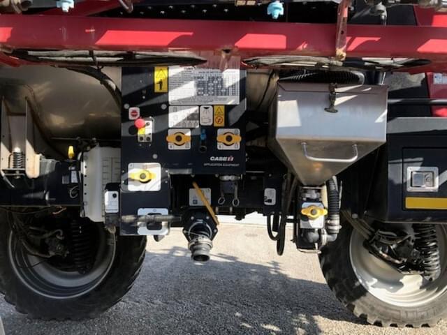 Image of Case IH Patriot 3340 equipment image 4