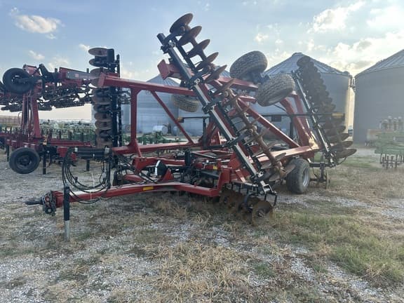 Image of Case IH 345 equipment image 3