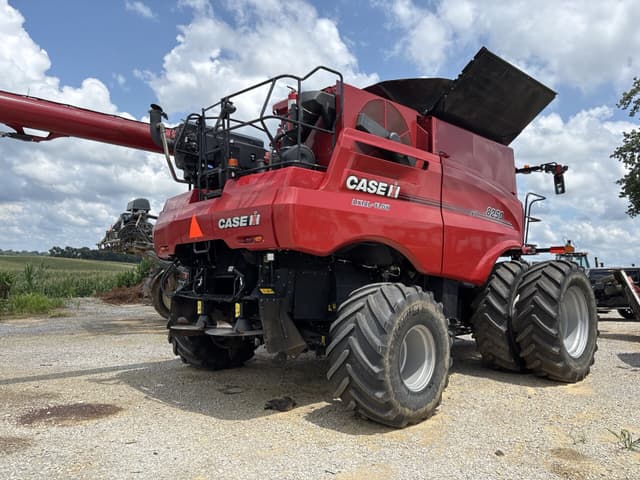 Image of Case IH 8250 equipment image 2