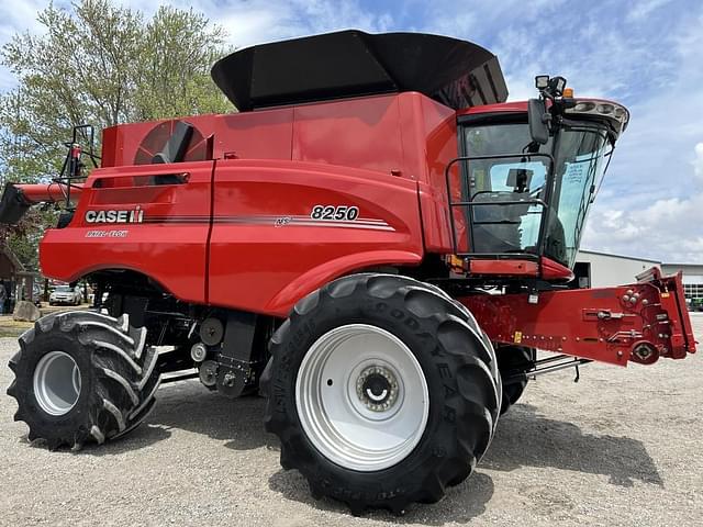 Image of Case IH 8250 equipment image 1