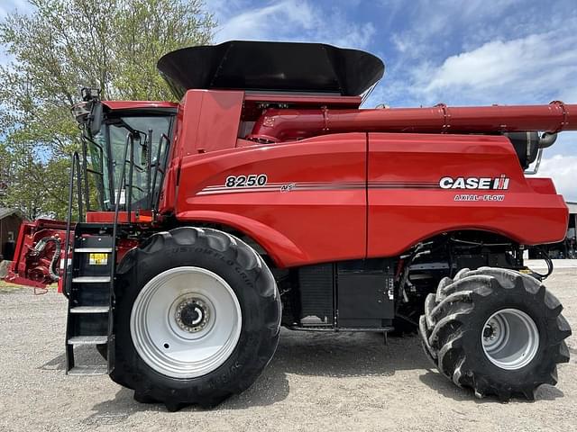 Image of Case IH 8250 equipment image 2
