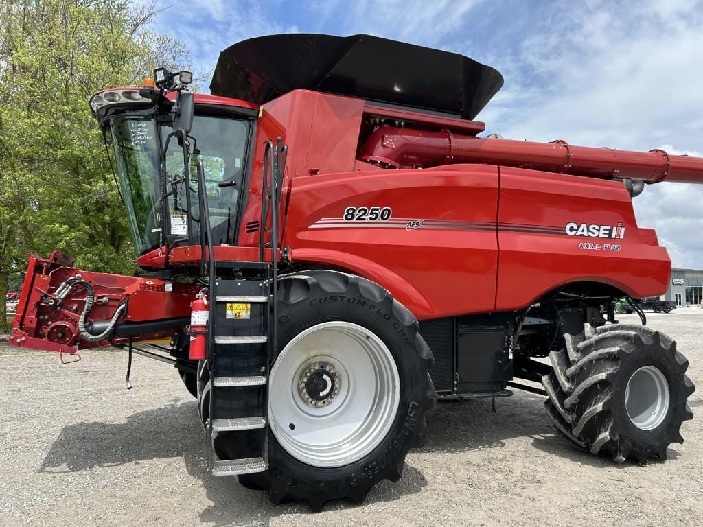 Main image Case IH 8250