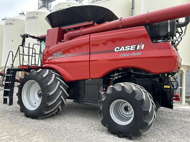 Image of Case IH 8250 equipment image 4
