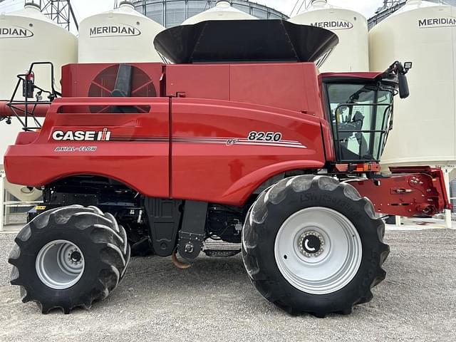 Image of Case IH 8250 equipment image 3