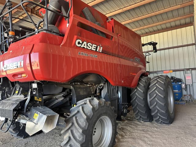 Image of Case IH 8250 equipment image 1