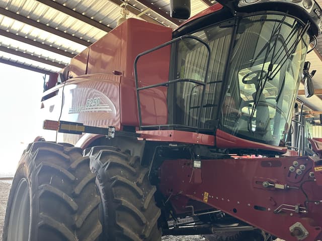 Image of Case IH 8250 equipment image 4